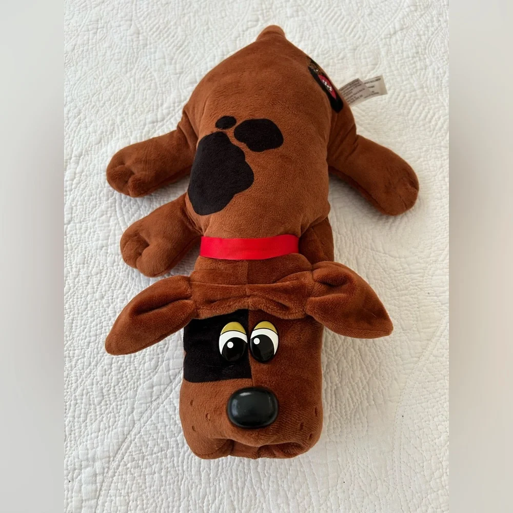 Pound puppy 2019 by Hasbro. Brown hound w/black spots. No flaws, no box.